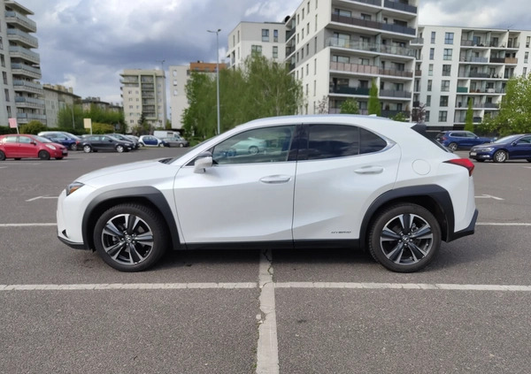 Lexus UX cena 129000 przebieg: 41000, rok produkcji 2020 z Warszawa małe 254